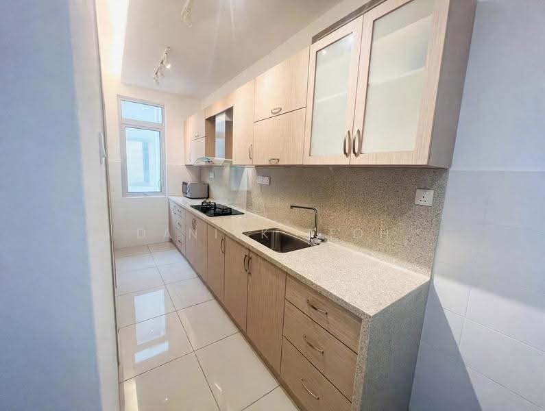 Condominium for Sale at 10 Island Resort - Danick Teoh - Kitchen - PropertyGuru.com.my