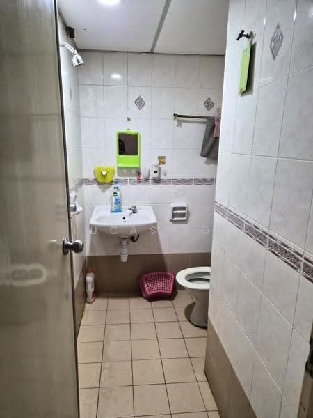 Kondominium untuk Disewa di E-Park Condominium - Lucas Foo - Bathroom - PropertyGuru.com.my