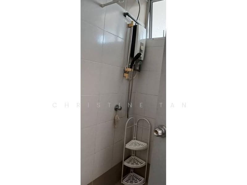 Kediaman Servis untuk Dijual di Menara Rajawali - Christine Tan - Bathroom - PropertyGuru.com.my
