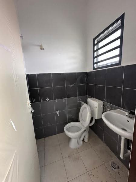 Rumah Teres untuk Dijual di Ipoh (Perak) - Evelle Chan - Bathroom - PropertyGuru.com.my