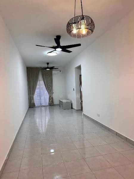 Pangsapuri untuk Disewa di Idaman Cahaya 2 - Fakurazy Abu Bakar - Living Room - PropertyGuru.com.my