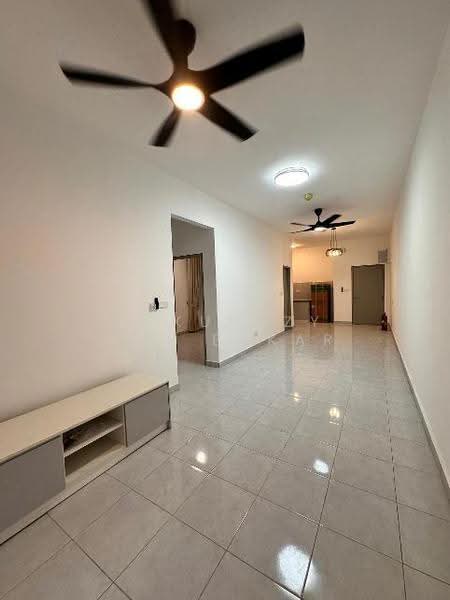 Pangsapuri untuk Disewa di Idaman Cahaya 2 - Fakurazy Abu Bakar - Living Room - PropertyGuru.com.my
