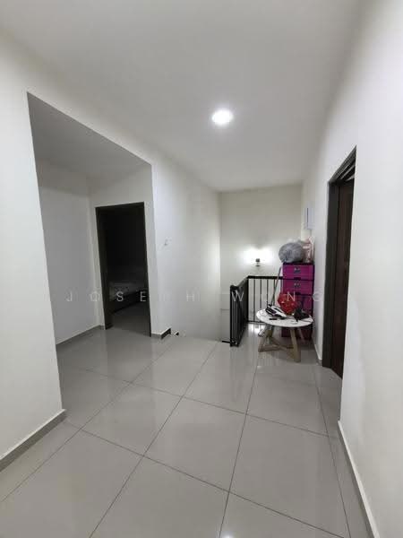 2-storey Terraced House for Sale in Menglembu Kledang Timur (Menglembu) - Joseph Wong - Corridor - PropertyGuru.com.my
