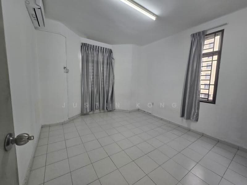 Pangsapuri untuk Dijual di Taman Larkin Idaman Plot C - Justin Kong - Interior - PropertyGuru.com.my