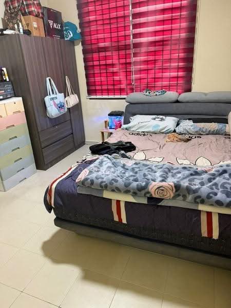 Pangsapuri untuk Dijual di Lake View Suites - Zoey Lee - Bedroom - PropertyGuru.com.my