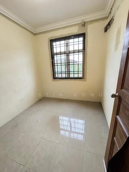 Pangsapuri untuk Dijual di Sri Putra Apartment - Justin Kong - Interior - PropertyGuru.com.my