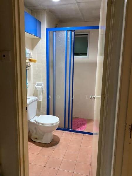 Kediaman Servis untuk Dijual di Metropolitan Square - Bao Jie - Bathroom - PropertyGuru.com.my
