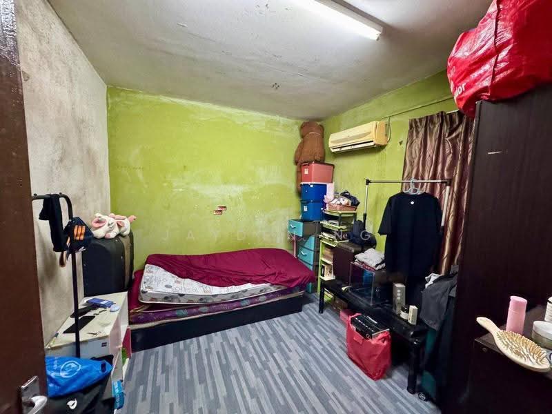 Rumah Flat untuk Dijual di Flat Bandar Selesa Jaya @ Jalan Silat Gayong - Jayden Ng - Bedroom - PropertyGuru.com.my