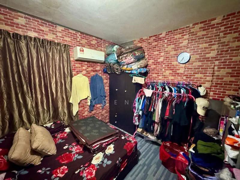 Rumah Flat untuk Dijual di Flat Bandar Selesa Jaya @ Jalan Silat Gayong - Jayden Ng - Bedroom - PropertyGuru.com.my