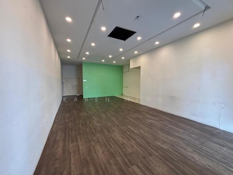 Kedai untuk Disewa di Taman Ungku Tun Aminah (Skudai) - Karen Heng - Interior - PropertyGuru.com.my