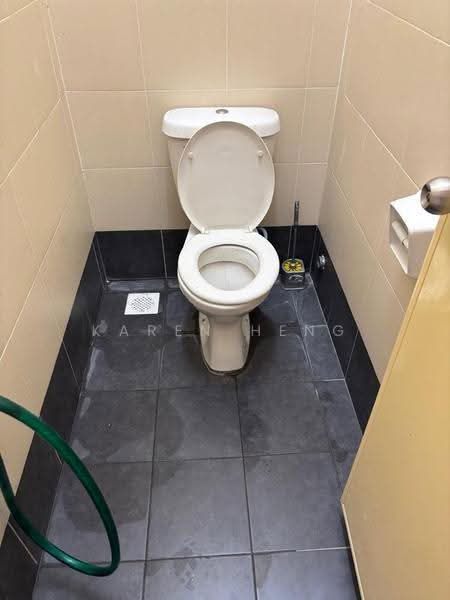 Kedai untuk Disewa di Taman Ungku Tun Aminah (Skudai) - Karen Heng - Bathroom - PropertyGuru.com.my