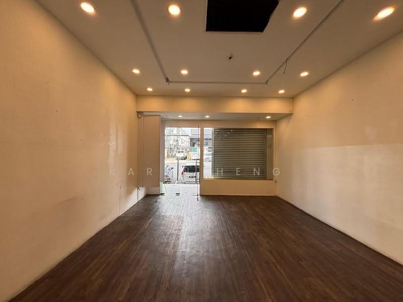 Kedai untuk Disewa di Taman Ungku Tun Aminah (Skudai) - Karen Heng - Interior - PropertyGuru.com.my