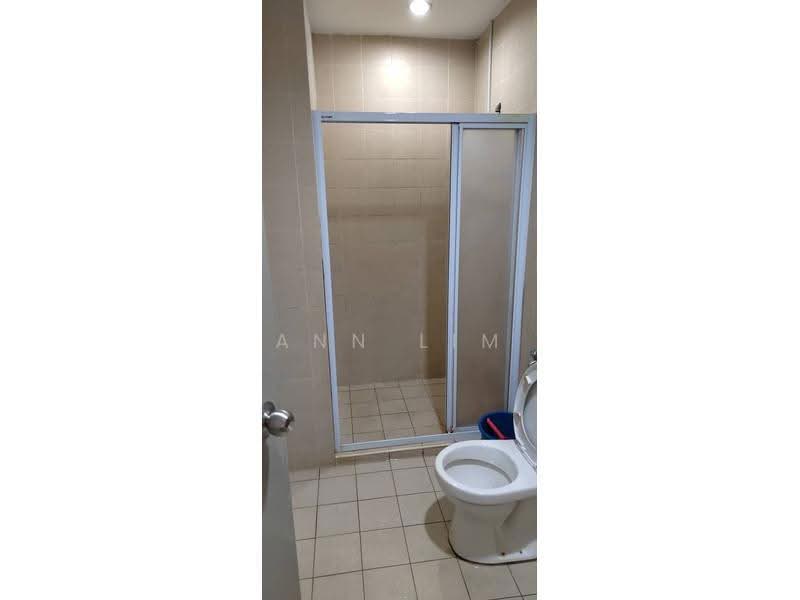 Kediaman Servis untuk Dijual di Windsor Tower - Ann Lim - Bathroom - PropertyGuru.com.my