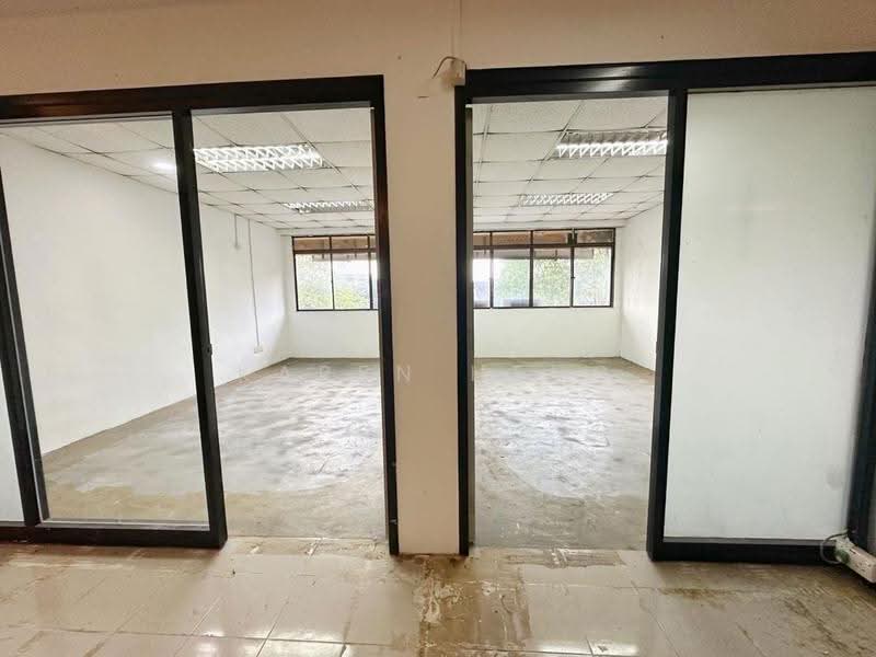 Kedai untuk Disewa di Taman Ungku Tun Aminah (Skudai) - Karen Heng - Interior - PropertyGuru.com.my