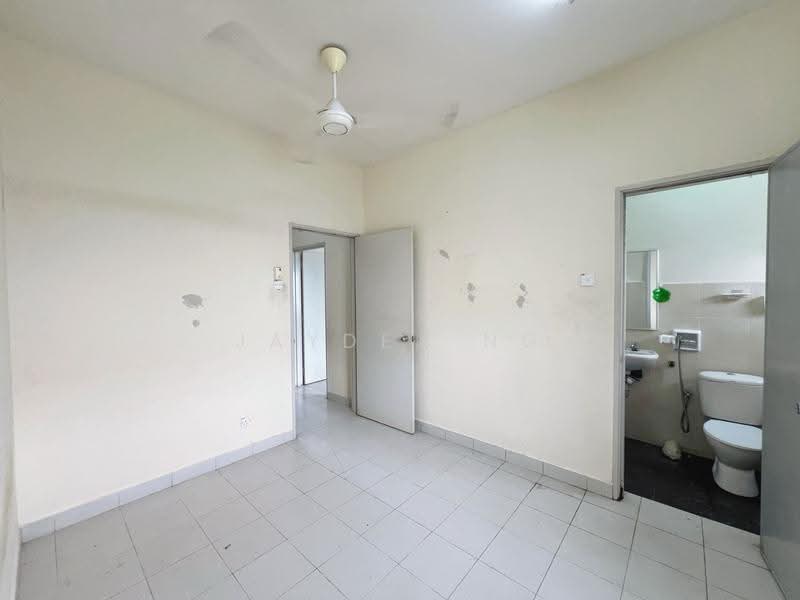 2-storey Terraced House for Sale in Bandar Layangkasa (Pasir Gudang) - Jayden Ng - Bathroom - PropertyGuru.com.my