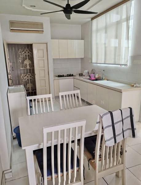 Condominium for Rent at E-Park Condominium - Weng Sern - Kitchen - PropertyGuru.com.my