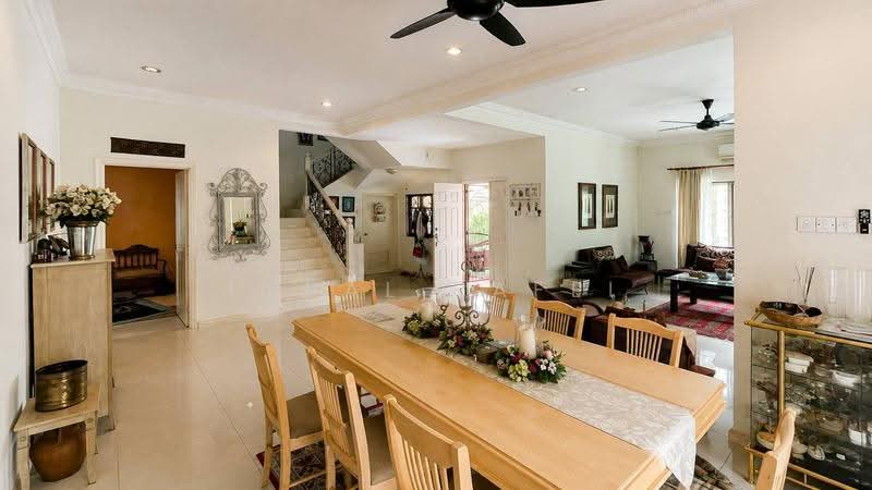 Rumah Berkembar untuk Dijual di Seksyen 7 (Shah Alam) - Iqbal Rafei - Dining Room - PropertyGuru.com.my