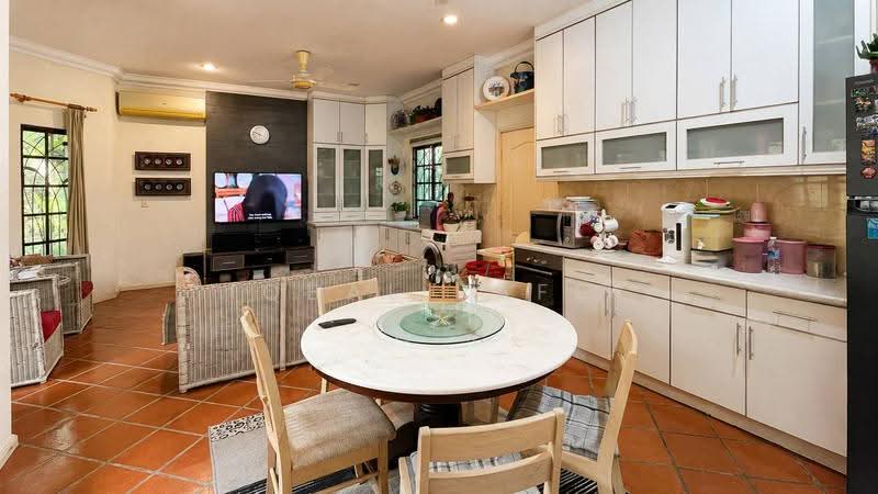 Rumah Berkembar untuk Dijual di Seksyen 7 (Shah Alam) - Iqbal Rafei - Living Room - PropertyGuru.com.my