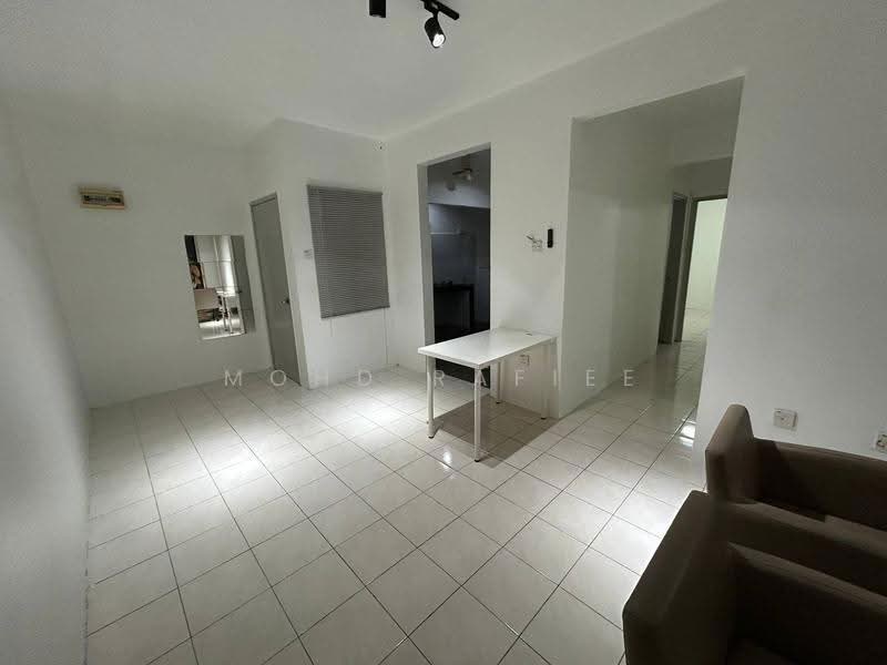 Pangsapuri untuk Disewa di Casa Riana - Mohd Rafiee - Living Room - PropertyGuru.com.my