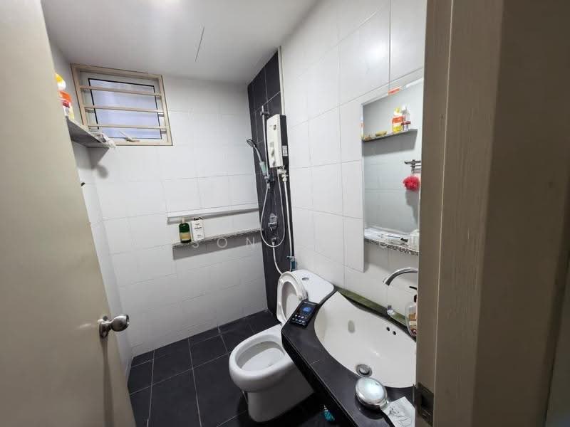 Kediaman Servis untuk Disewa di Pacific Place - Jason Chooi - Bathroom - PropertyGuru.com.my