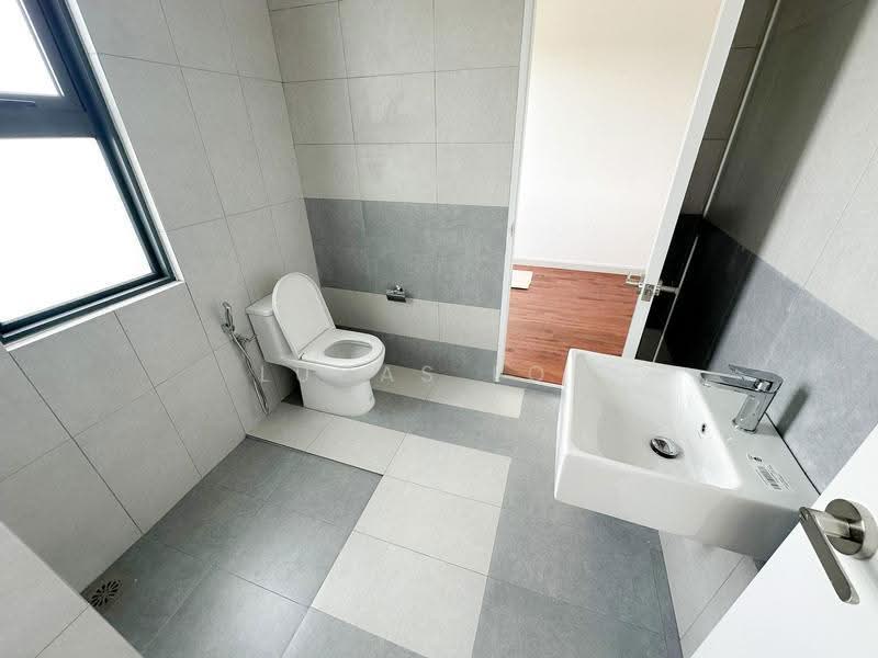 Rumah Teres 2-Tingkat untuk Dijual di Sungai Buloh (Selangor) - Lucas Loh - Bathroom - PropertyGuru.com.my