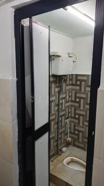 Warehouse for Rent in Kampung Cherang (Kota Bharu) - Nabila Nazori - Bathroom - PropertyGuru.com.my