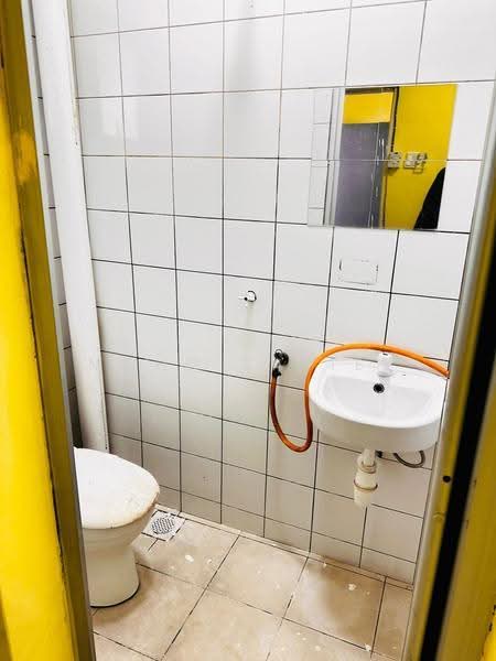 Rumah Bandar untuk Dijual di Taman Seri Segar (Semenyih) - Mohd Rafiee - Bathroom - PropertyGuru.com.my