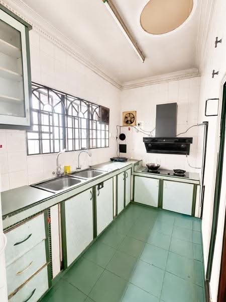 2-storey Terraced House for Sale in Bandar Baru Sri Petaling (Sri Petaling) - Goh Chun Poh - Kitchen - PropertyGuru.com.my