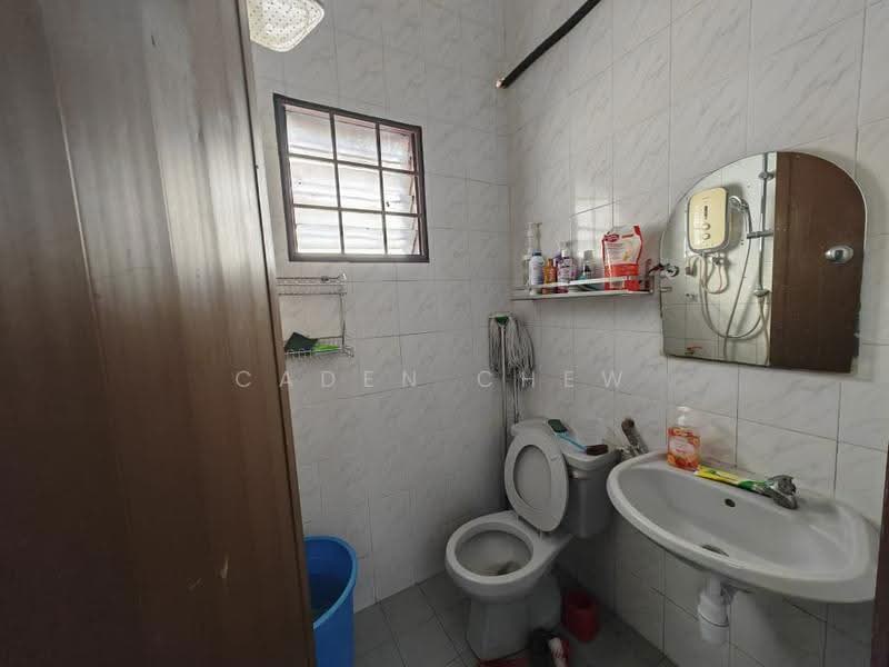 Rumah Teres 2-Tingkat untuk Dijual di Klang (Selangor) - Caden Chew - Bathroom - PropertyGuru.com.my