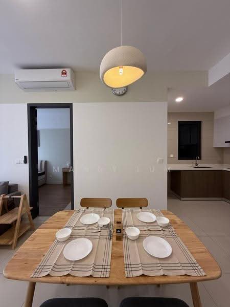 Kediaman Servis untuk Dijual di Sunway Velocity TWO - Manny Lum - Dining Room - PropertyGuru.com.my