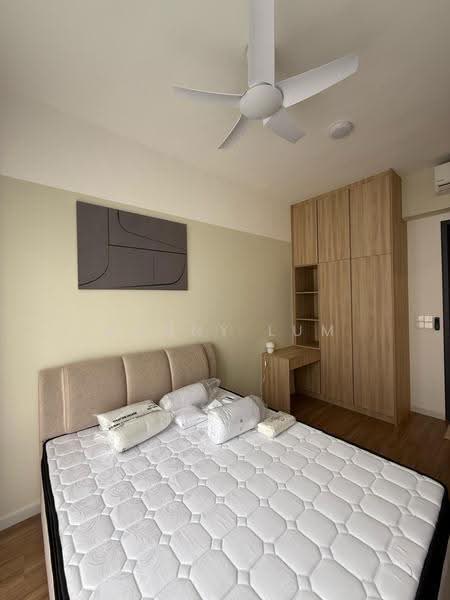 Kediaman Servis untuk Dijual di Sunway Velocity TWO - Manny Lum - Bedroom - PropertyGuru.com.my