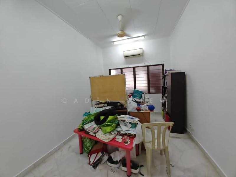 Rumah Teres 2-Tingkat untuk Dijual di Klang (Selangor) - Caden Chew - Study - PropertyGuru.com.my
