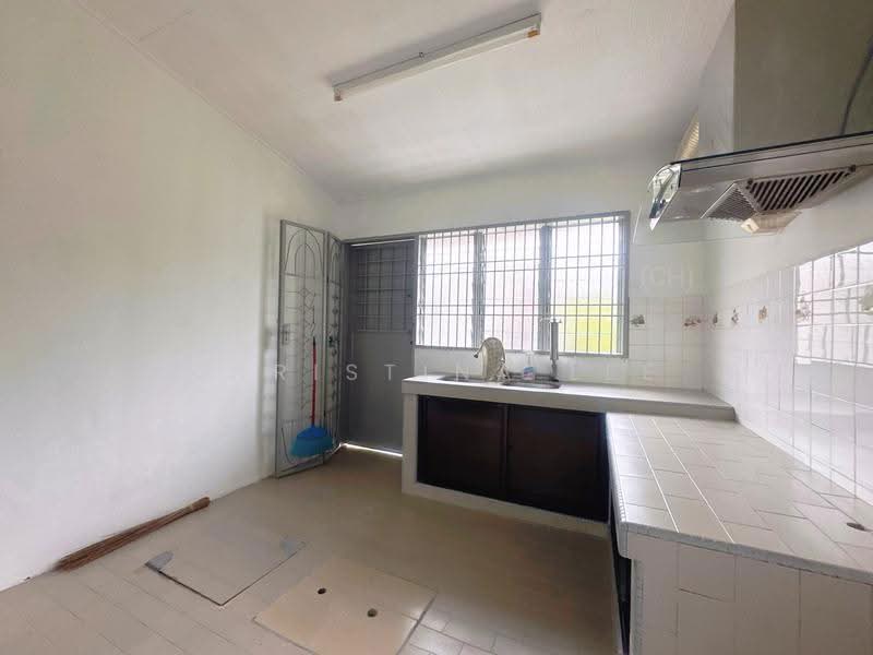 1-storey Terraced House for Sale in Taman Melaka Baru (Batu Berendam) - Christina Lee - Kitchen - PropertyGuru.com.my