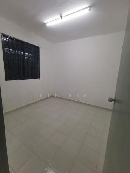 Flat for Sale at Flat Taman Ungku Tun Aminah - Bee Bee - PropertyGuru.com.my