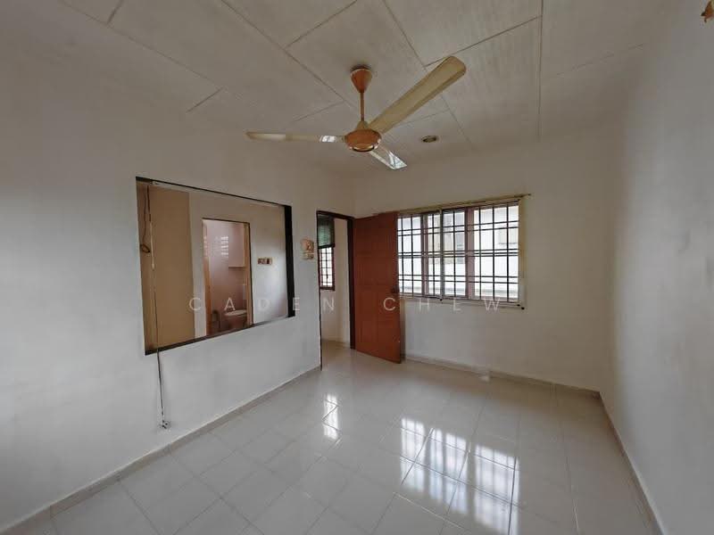 Rumah Teres 1-Tingkat untuk Dijual di Kapar (Selangor) - Caden Chew - Living Room - PropertyGuru.com.my