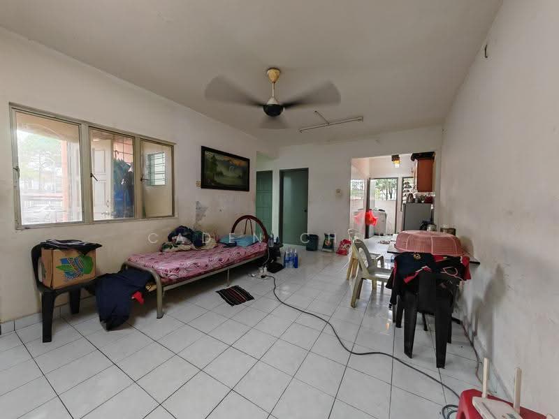 Pangsapuri untuk Dijual di Pangsapuri Sri Kemuning - Caden Chew - Bedroom - PropertyGuru.com.my