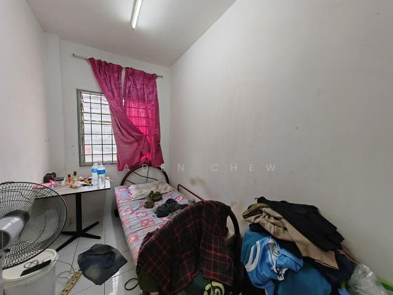Pangsapuri untuk Dijual di Pangsapuri Sri Kemuning - Caden Chew - Bedroom - PropertyGuru.com.my