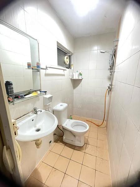 Townhouse for Sale in Batu Caves (Selangor) - Raymond Siew - Bathroom - PropertyGuru.com.my