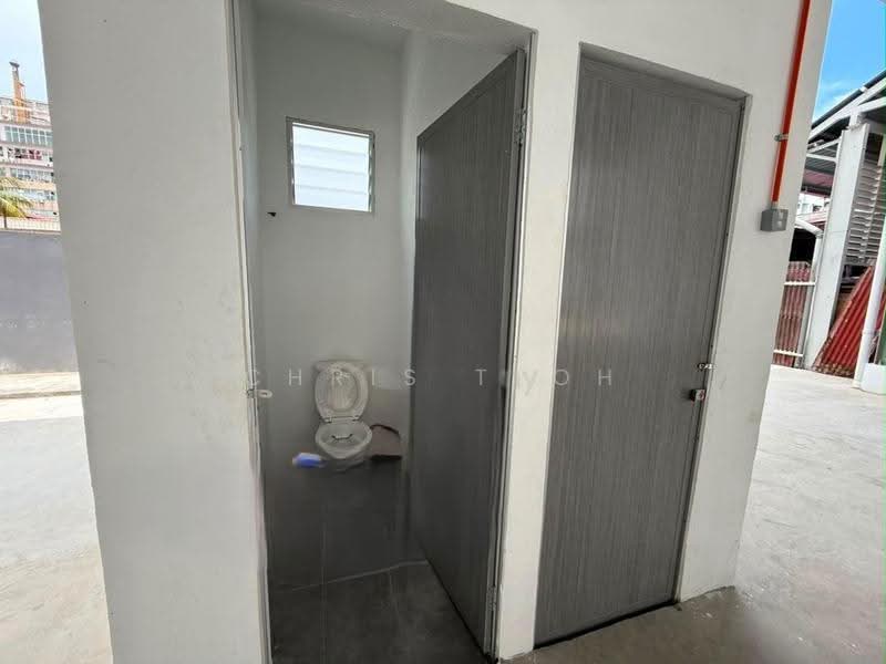 Warehouse for Rent in Jelutong (Penang) - Chris Teoh - Bathroom - PropertyGuru.com.my