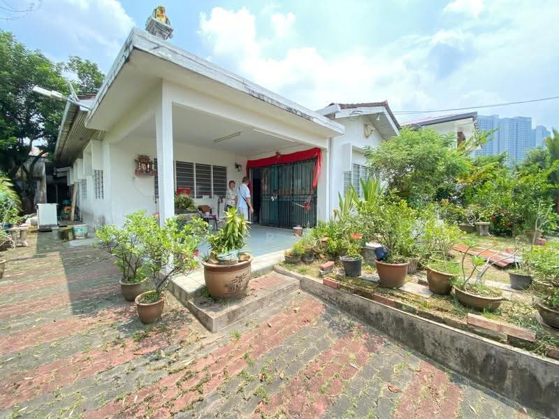 Bungalow House for Sale in Kampung Cheras Baru (Ampang) - Terry Yee - Exterior - PropertyGuru.com.my