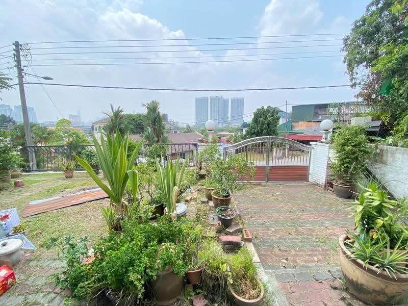 Bungalow House for Sale in Kampung Cheras Baru (Ampang) - Terry Yee - Exterior - PropertyGuru.com.my