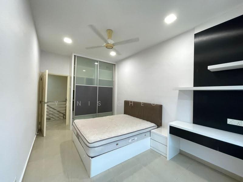 Rumah Teres 2-Tingkat untuk Disewa di Taman Wangsa Permai (Kepong) - Yanis Cheong - Bedroom - PropertyGuru.com.my