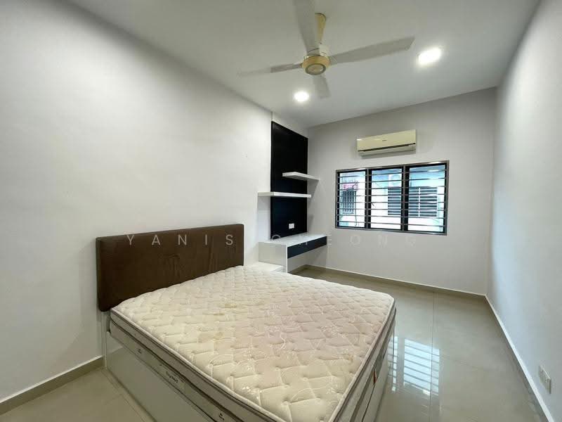 Rumah Teres 2-Tingkat untuk Disewa di Taman Wangsa Permai (Kepong) - Yanis Cheong - Bedroom - PropertyGuru.com.my