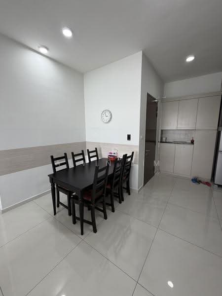 Condominium for Rent at Bay Laurel @ Country Garden Danga Bay - Alvin Lim - Dining Room - PropertyGuru.com.my