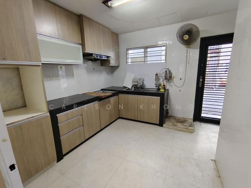 2-storey Terraced House for Sale in Taman Puchong Intan (Puchong) - Carlson Khong - Kitchen - PropertyGuru.com.my