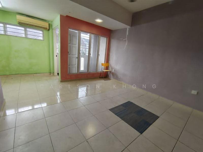 2-storey Terraced House for Sale in Taman Puchong Intan (Puchong) - Carlson Khong - Living Room - PropertyGuru.com.my