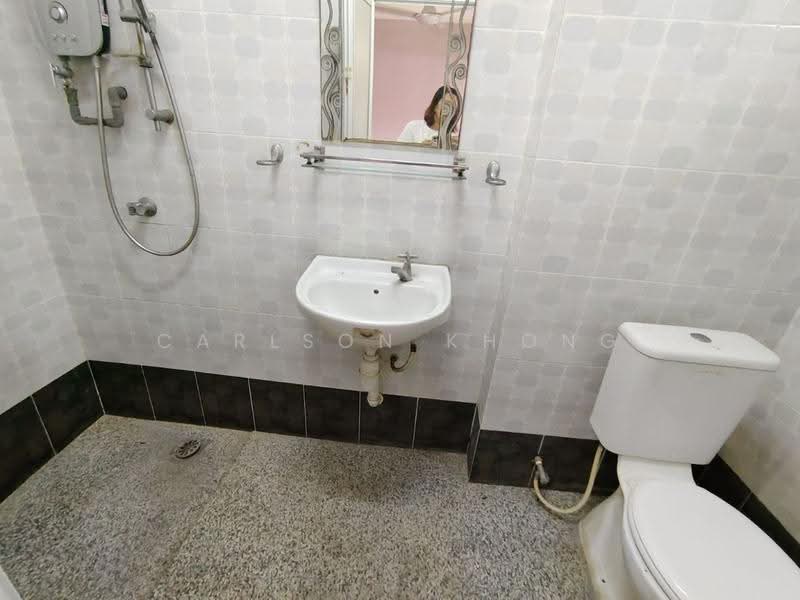 2-storey Terraced House for Sale in Taman Puchong Intan (Puchong) - Carlson Khong - Bathroom - PropertyGuru.com.my