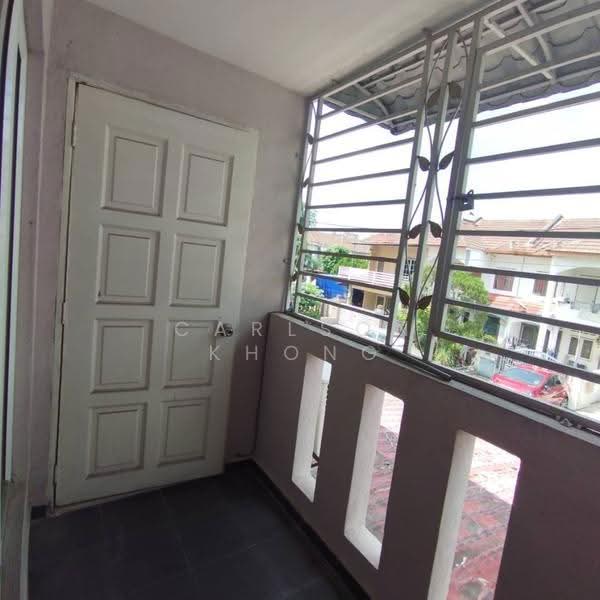 2-storey Terraced House for Sale in Taman Puchong Intan (Puchong) - Carlson Khong - Balcony - PropertyGuru.com.my