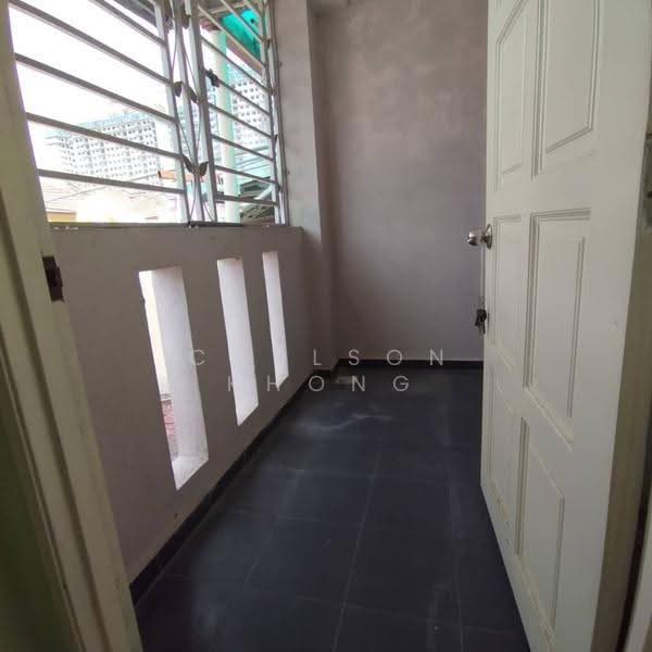 2-storey Terraced House for Sale in Taman Puchong Intan (Puchong) - Carlson Khong - Balcony - PropertyGuru.com.my