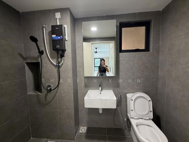Kondominium untuk Disewa di D'Terra Residences - Shareen Kwan - Bathroom - PropertyGuru.com.my